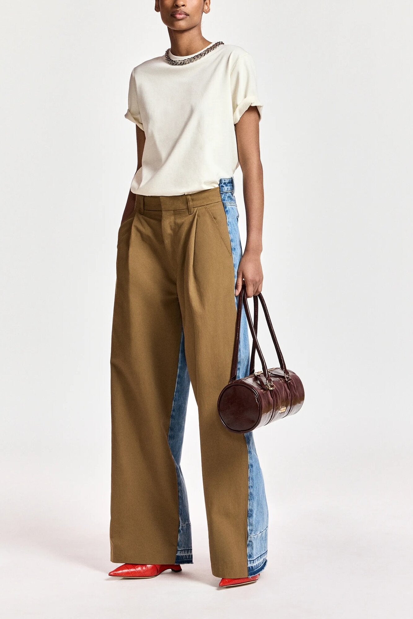 Klaim with chain kortærmet t-shirt – Off white